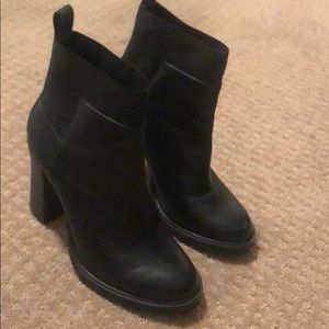 Zara Women’s leather heeled booties